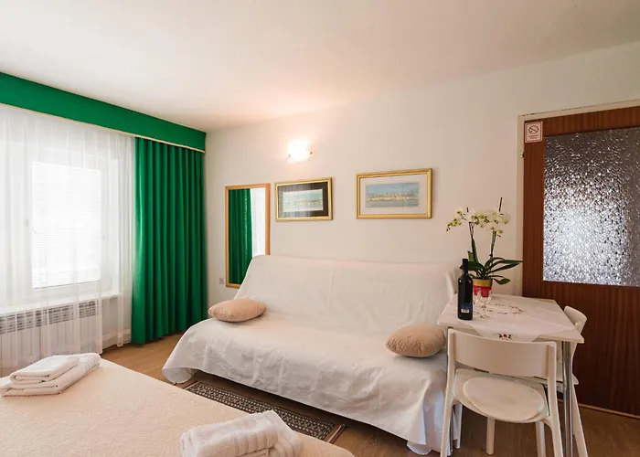 Apartment Maja *