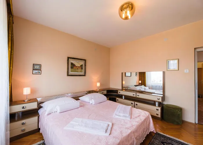 Apartment Maja *